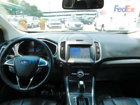Used 2018 Ford Edge FWD Titanium image 14