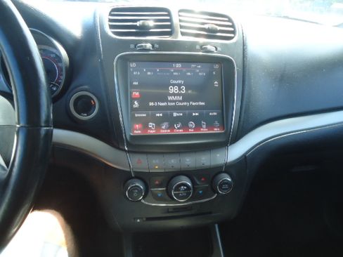 Used 2020 Dodge Journey FWD Crossroad image 10