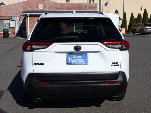 Used 2022 Toyota RAV4 XLE image 7