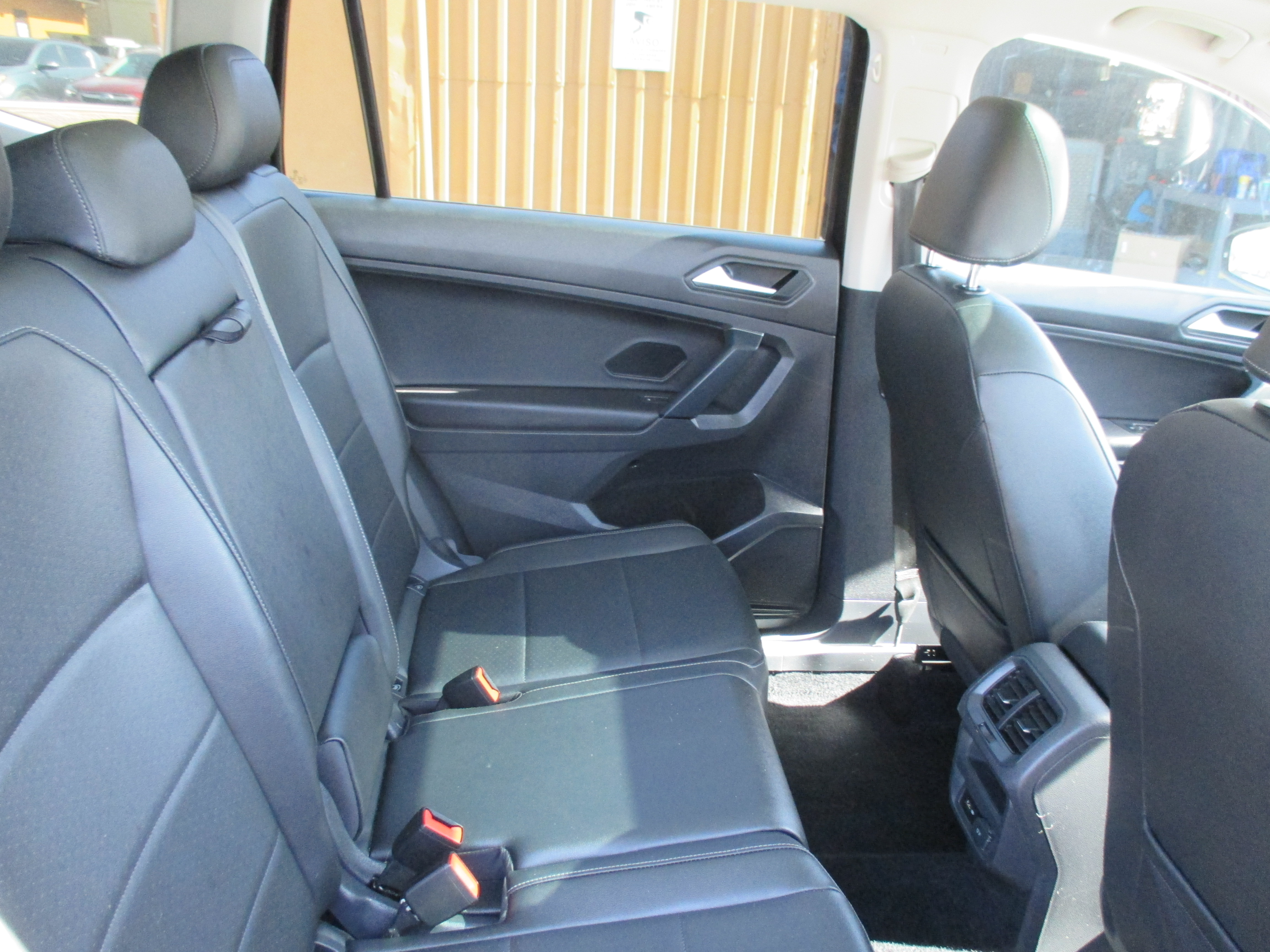 Used 2019 Volkswagen Tiguan FWD image 15