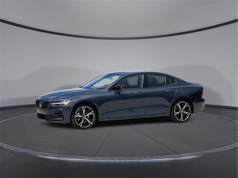 Used 2024 Volvo S60 B5 Core image 7