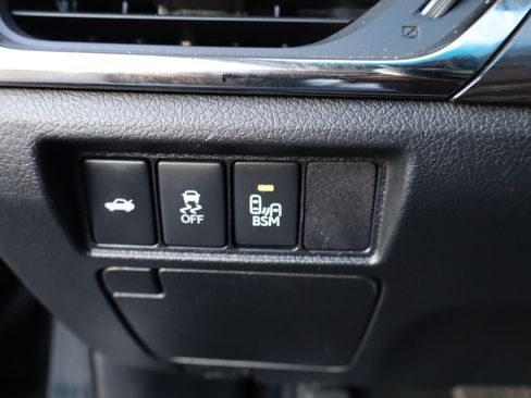 Used 2013 Toyota Avalon XLE Touring image 19