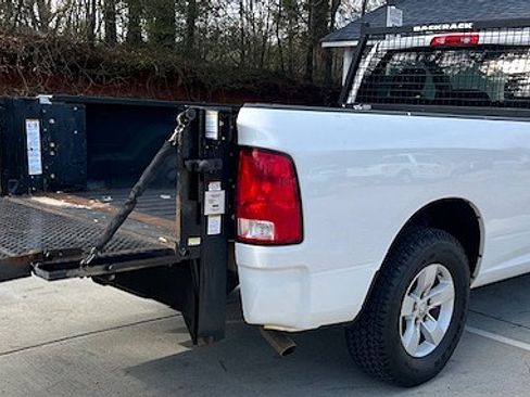 Used 2017 RAM 1500 SLT image 18