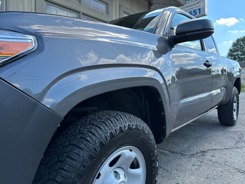 Used 2019 Toyota Tacoma image 9