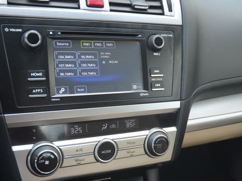 Used 2017 Subaru Legacy 2.5i AWD/4WD image 15