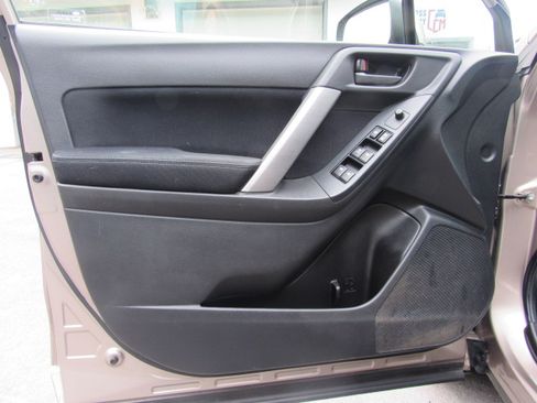 Used 2014 Subaru Forester 2.5i Premium AWD/4WD image 13