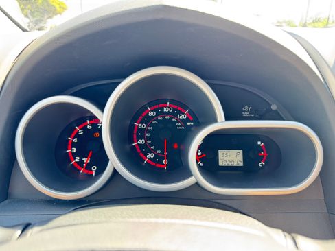 Used 2010 Toyota Matrix image 26