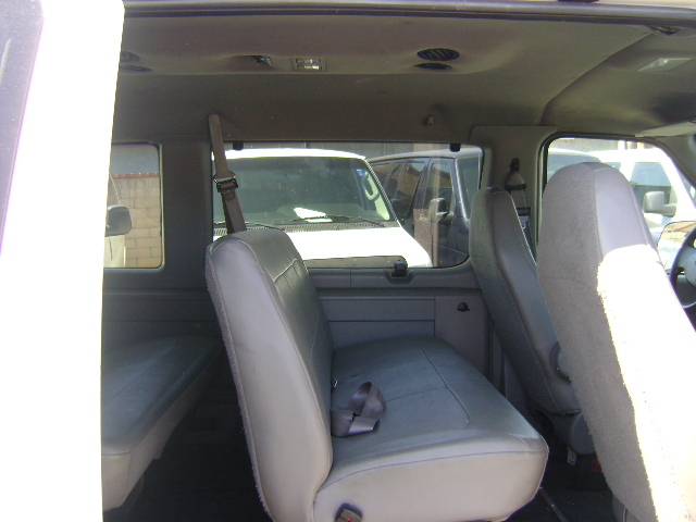 Used 2002 Ford E-350 and Econoline 350 Club Wagon Extended Super Duty RWD image 7