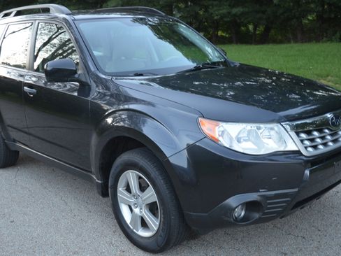 Used 2013 Subaru Forester 2.5X AWD/4WD image 7
