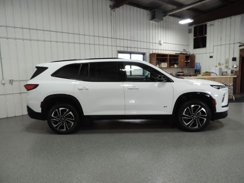 Used 2026 Buick Enclave AWD Sport Touring image 12