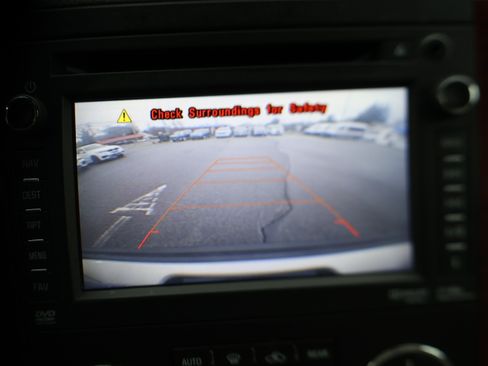 Used 2014 Chevrolet Suburban LTZ image 24