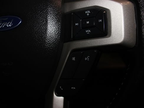 Used 2022 Ford F250 4x4 Crew Cab Lariat Super Duty image 31