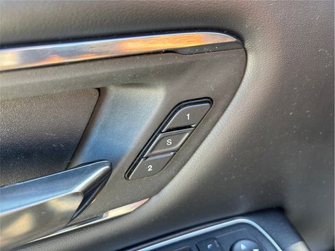 Used 2020 RAM 1500 Limited w/ Body Color Bumper Group image 23