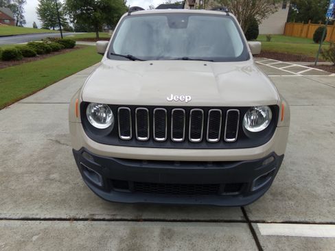 Used 2015 Jeep Renegade FWD Latitude image 8