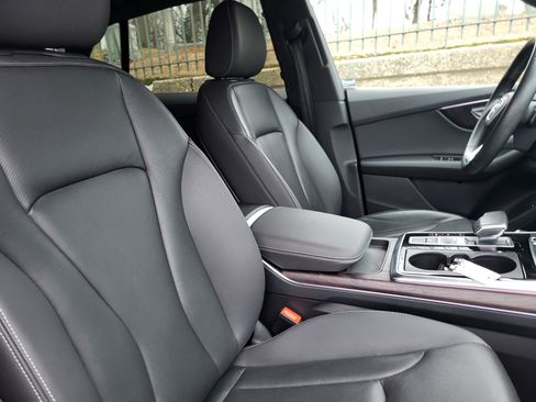 Used 2021 Audi Q8 Premium Plus image 12