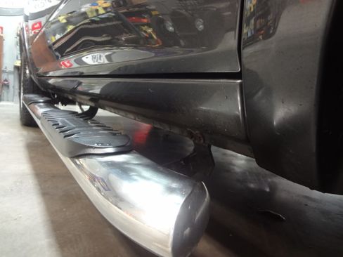 Used 2017 RAM 1500 Laramie image 9