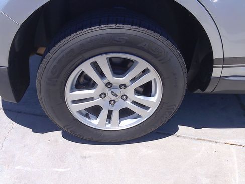 Used 2012 Ford Edge SE FWD image 32