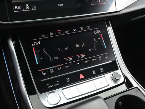 Used 2019 Audi Q8 Prestige image 32