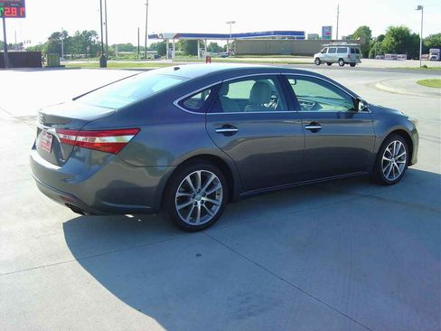 Used 2015 Toyota Avalon XLE image 4