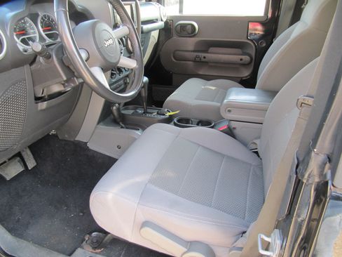 Used 2008 Jeep Wrangler Unlimited Sahara image 12