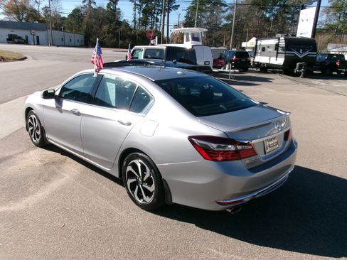 Used 2017 Honda Accord EX-L image 29