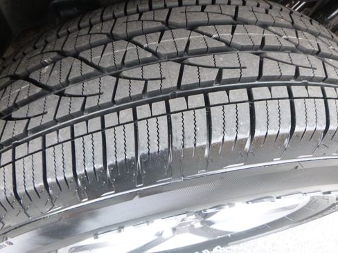 Used 2018 Jeep Wrangler Unlimited Sahara image 16