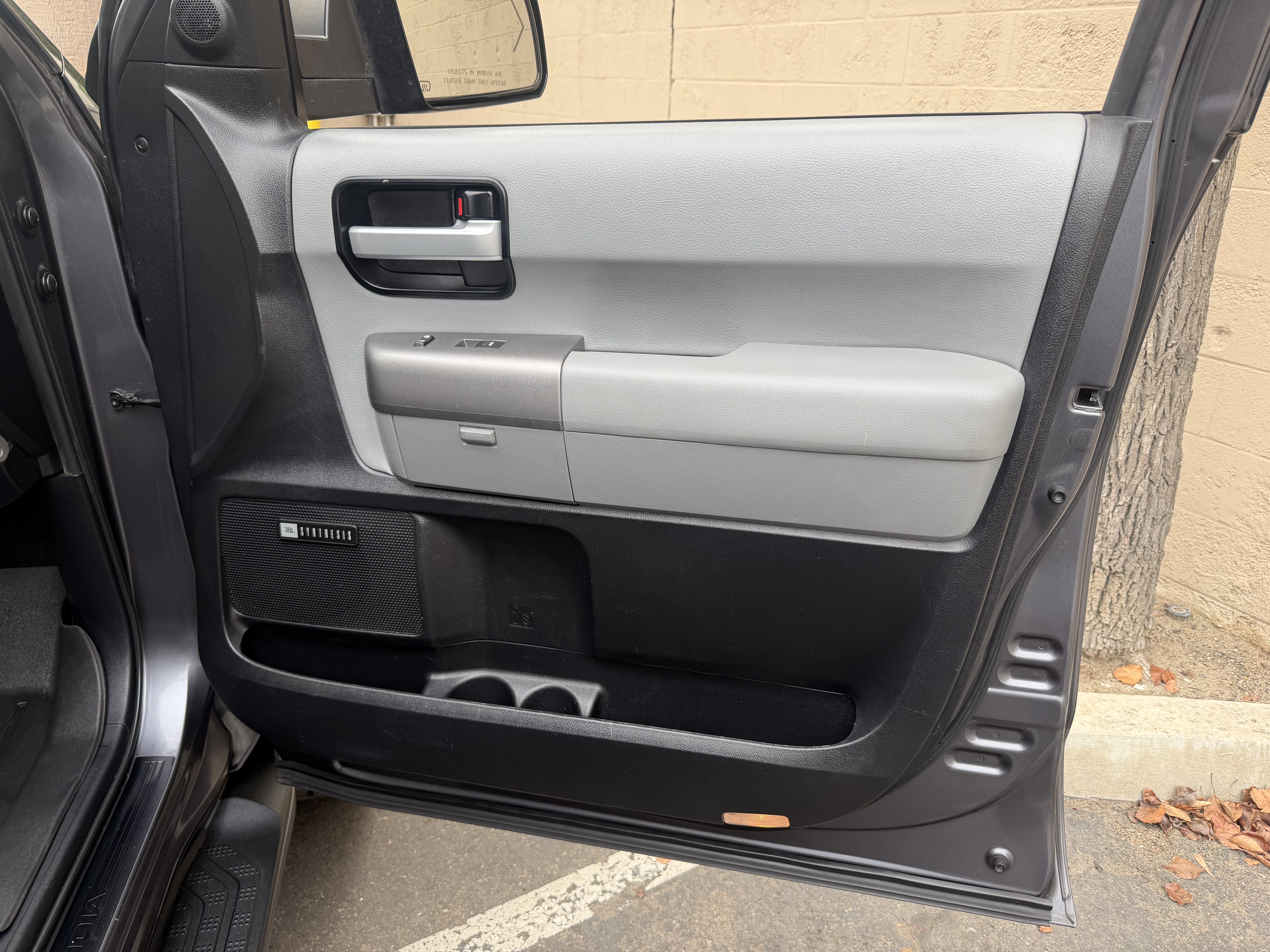 Used 2014 Toyota Sequoia 4WD Limited image 25