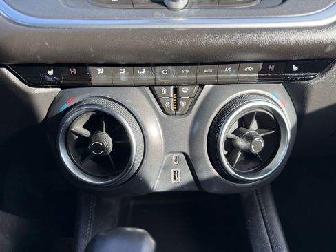 Used 2020 Chevrolet Blazer LT image 15