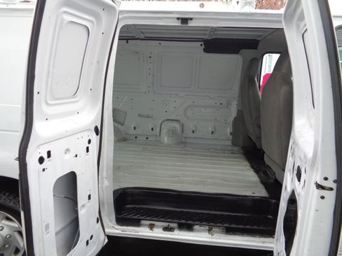Used 2013 Ford E-150 and Econoline 150 image 7