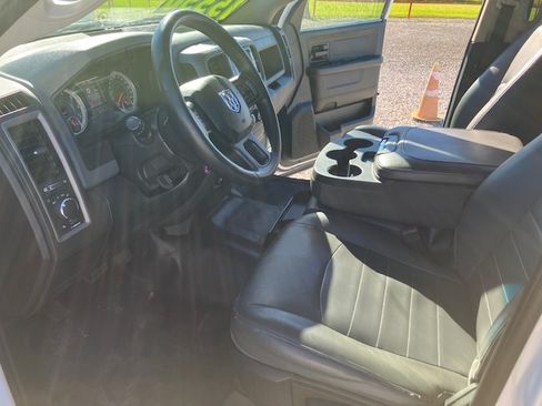 Used 2018 RAM 1500 ST image 8