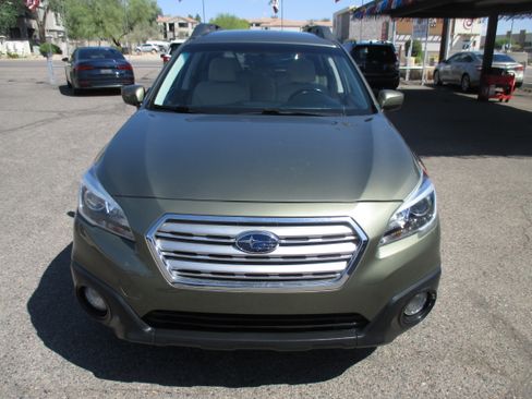 Used 2017 Subaru Outback 2.5i Premium Wagon 4D AWD/4WD image 16