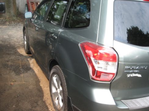Used 2014 Subaru Forester 2.5i Premium AWD/4WD image 6