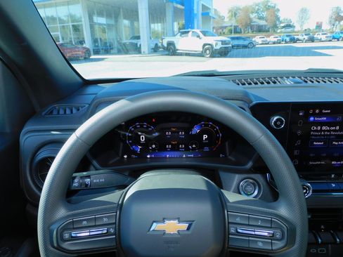 New 2026 Chevrolet Colorado W/T image 2