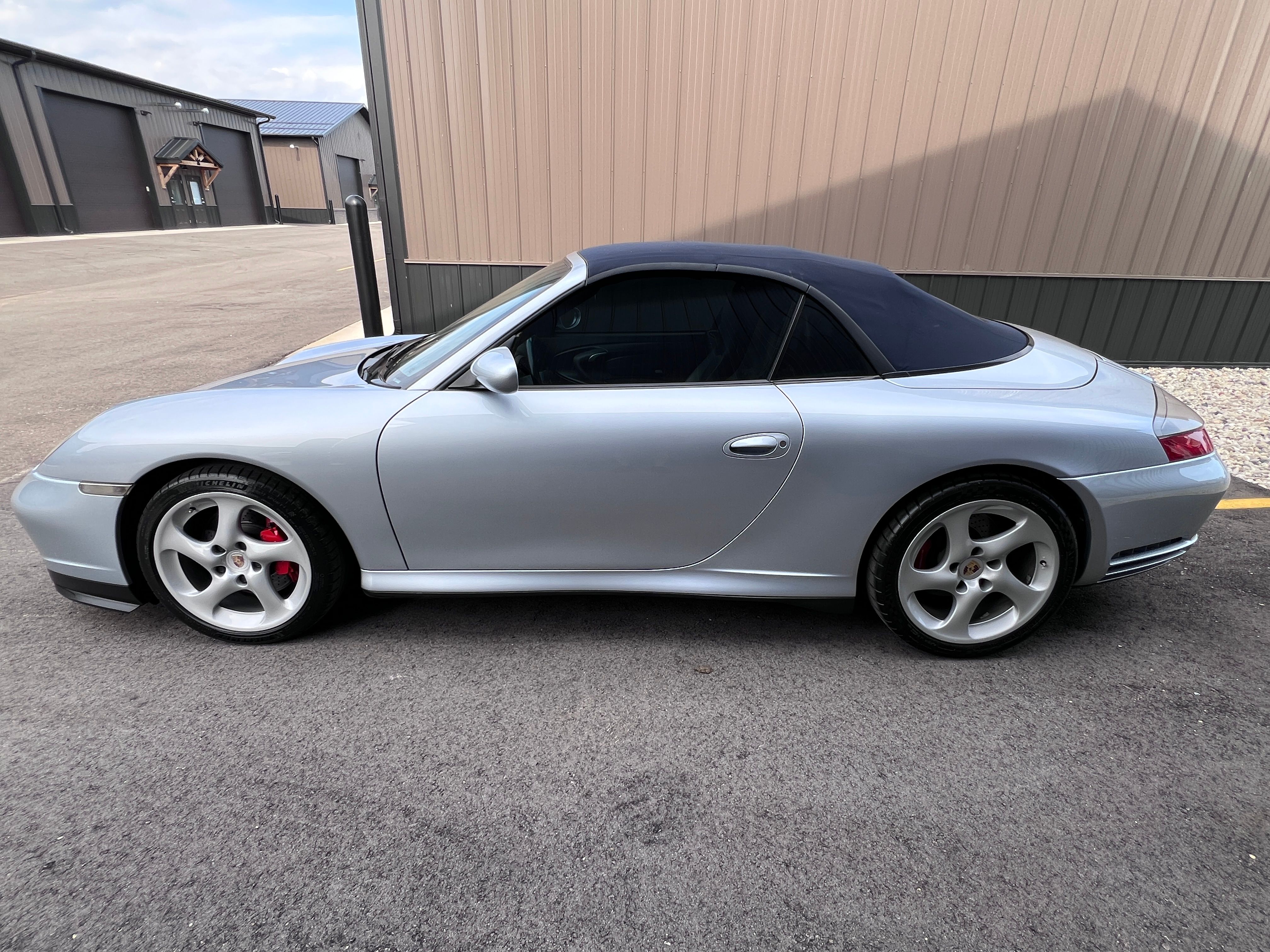 Used 2004 Porsche 911 Carrera 4S Cabriolet AWD/4WD image 2