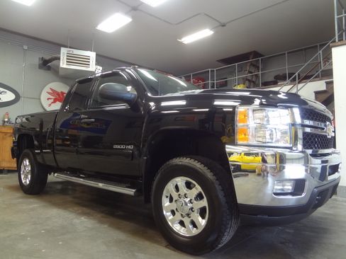 Used 2011 Chevrolet Silverado 2500 LT image 1