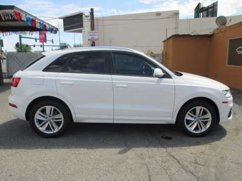 Used 2017 Audi Q3 2.0T Premium Plus FWD image 2