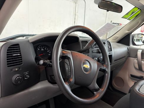 Used 2012 Chevrolet Silverado 1500 2WD Regular Cab image 10