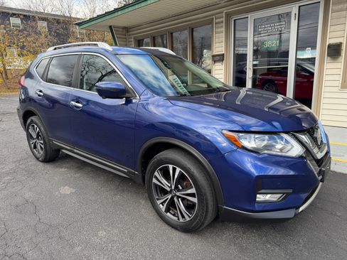 Used 2018 Nissan Rogue SL image 2