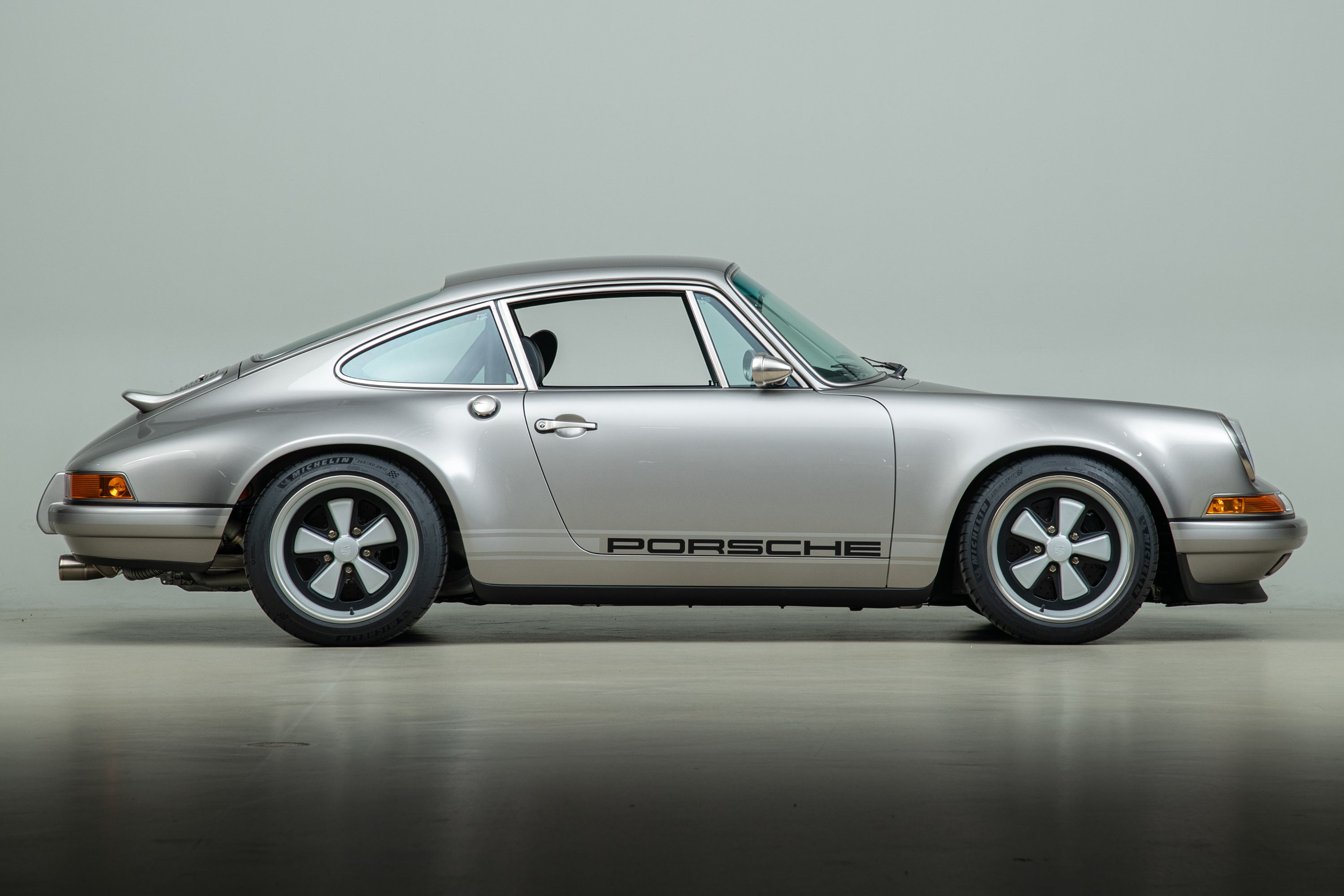Used 1989 Porsche 911 Carrera RWD image 10