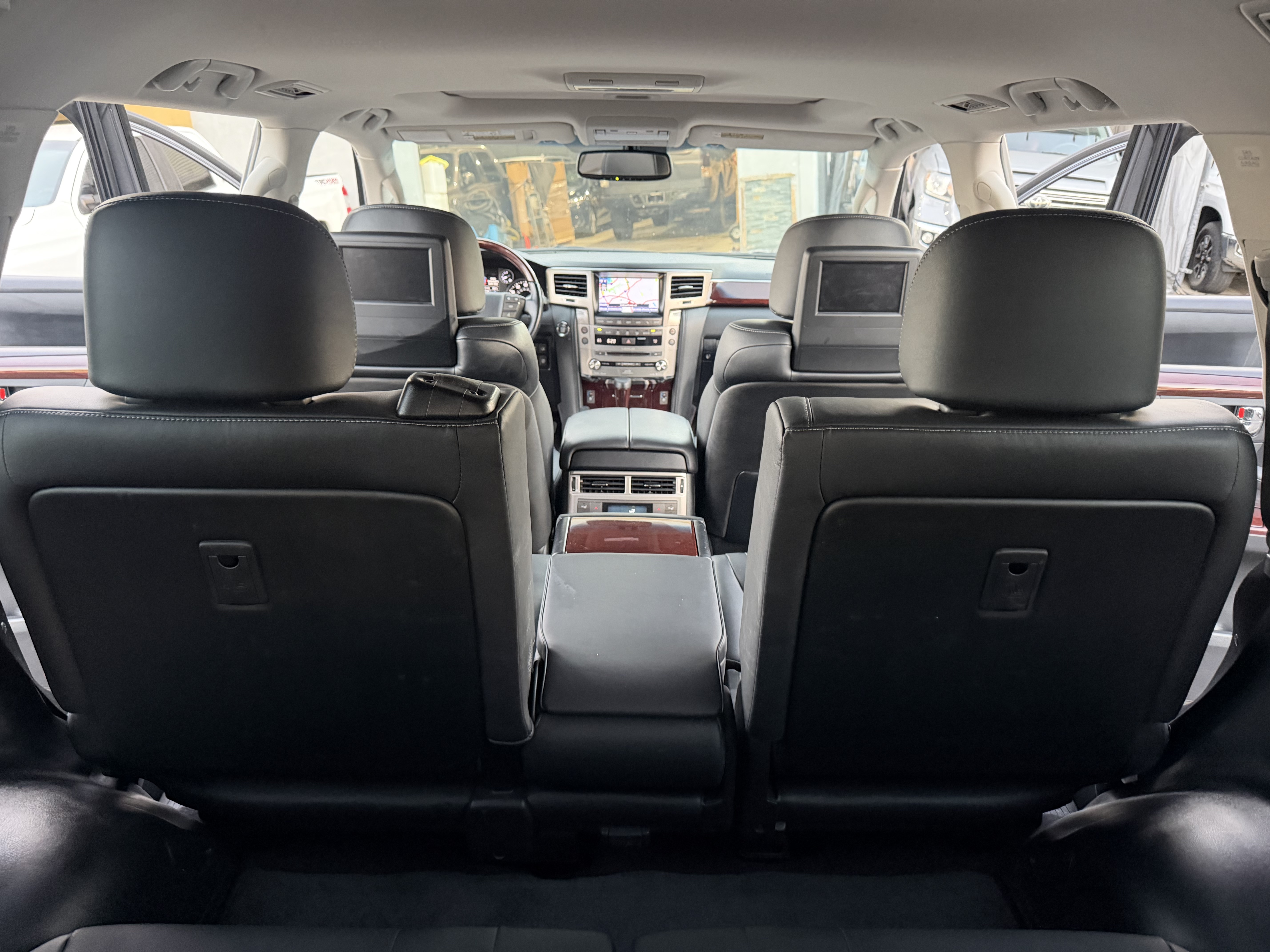 Used 2015 Lexus LX 570 4WD image 35