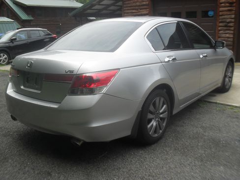 Used 2012 Honda Accord EX V6 Sedan image 2