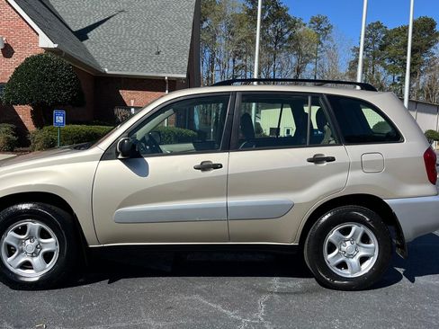 Used 2004 Toyota RAV4 image 8