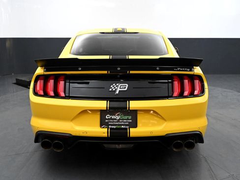 Used 2018 Ford Mustang GT image 4