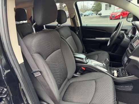Used 2015 Dodge Journey SE image 16