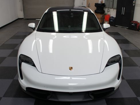 Used 2020 Porsche Taycan Turbo image 15