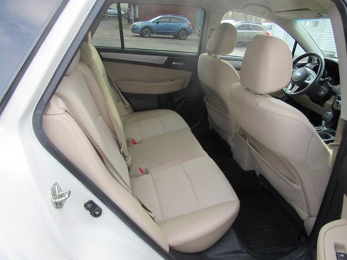 Used 2015 Subaru Outback 2.5i Premium image 17