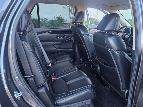 Used 2025 Honda Pilot EX-L image 15