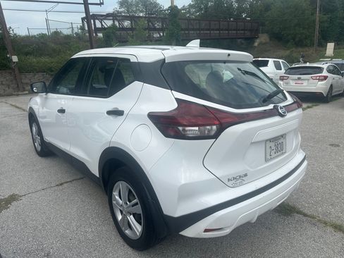 Used 2021 Nissan Kicks S image 7