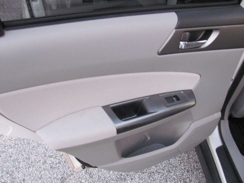 Used 2012 Subaru Forester 2.5X Limited image 15