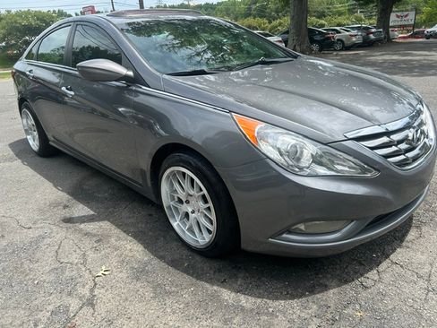 Used 2011 Hyundai Sonata SE FWD image 4